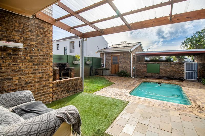 3 Bedroom Property for Sale in Heathfield Western Cape